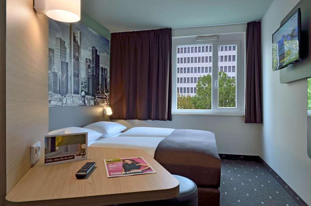 B&B Hotel Frankfurt-West Eschborn Pokoj fotografie
