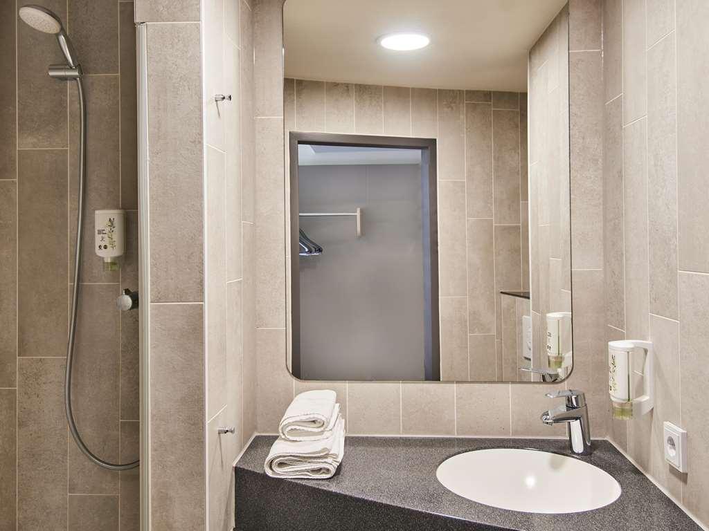 B&B Hotel Frankfurt-West Eschborn Pokoj fotografie